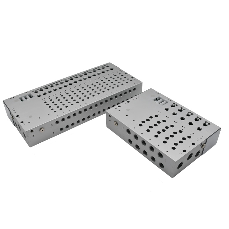 sopra-pneumatic.com - Embase monobloc aluminium
Taille 1 et taille 2
Jusqu'à 24 emplacements
Raccordements M7 et 1/8 latéraux ou inférieurs
Alimentation et échappements 1/4